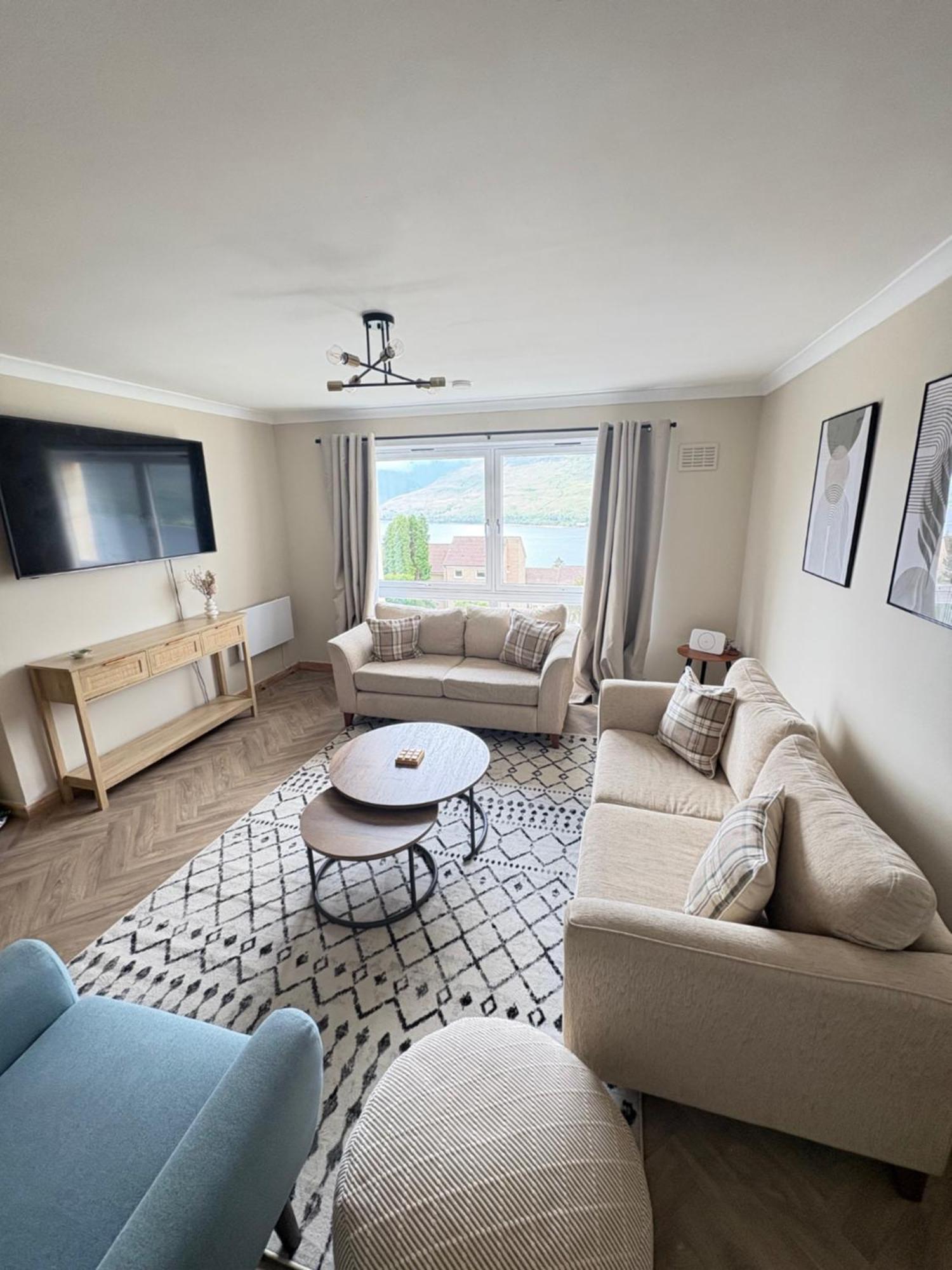 3 Bedroom - Loch Linnhe Views - Modern & Chilled Highland Apartment *